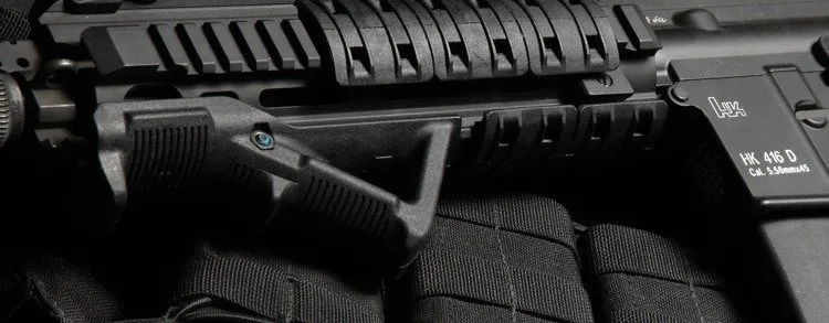 wol_pl_Magpul-RIS-AFG-Angled-Fore-Grip-Black-MAG411-18846_2.webp