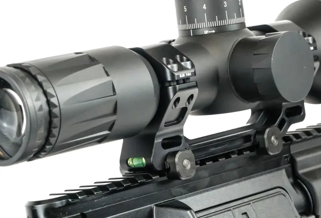 LCM 34 39 BLK w scope.webp
