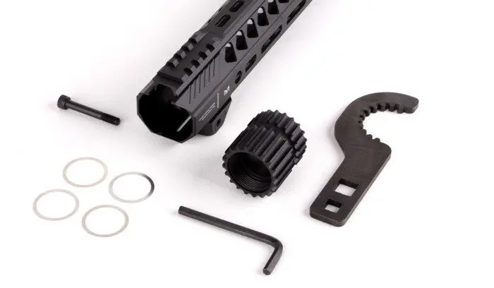 wol_pl_Strike-Industries-Strike-Rail-Handguard-for-AR-15-10-Black-SI-StrikeRail-10-BK-18728_3.webp