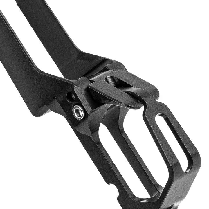 MDT_BottomMetalHunting_05_a6f5a004-24bb-4e8f-bc0c-42078e3bfb73.webp